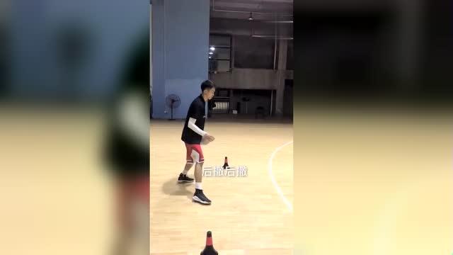 掌握篮球过人技巧,提升你的球场表现 掌握篮球过人技巧,提升你的球场表现