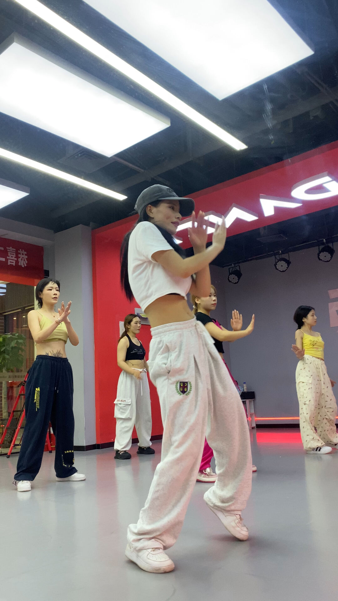 爵士教练和钢管教练哪个好